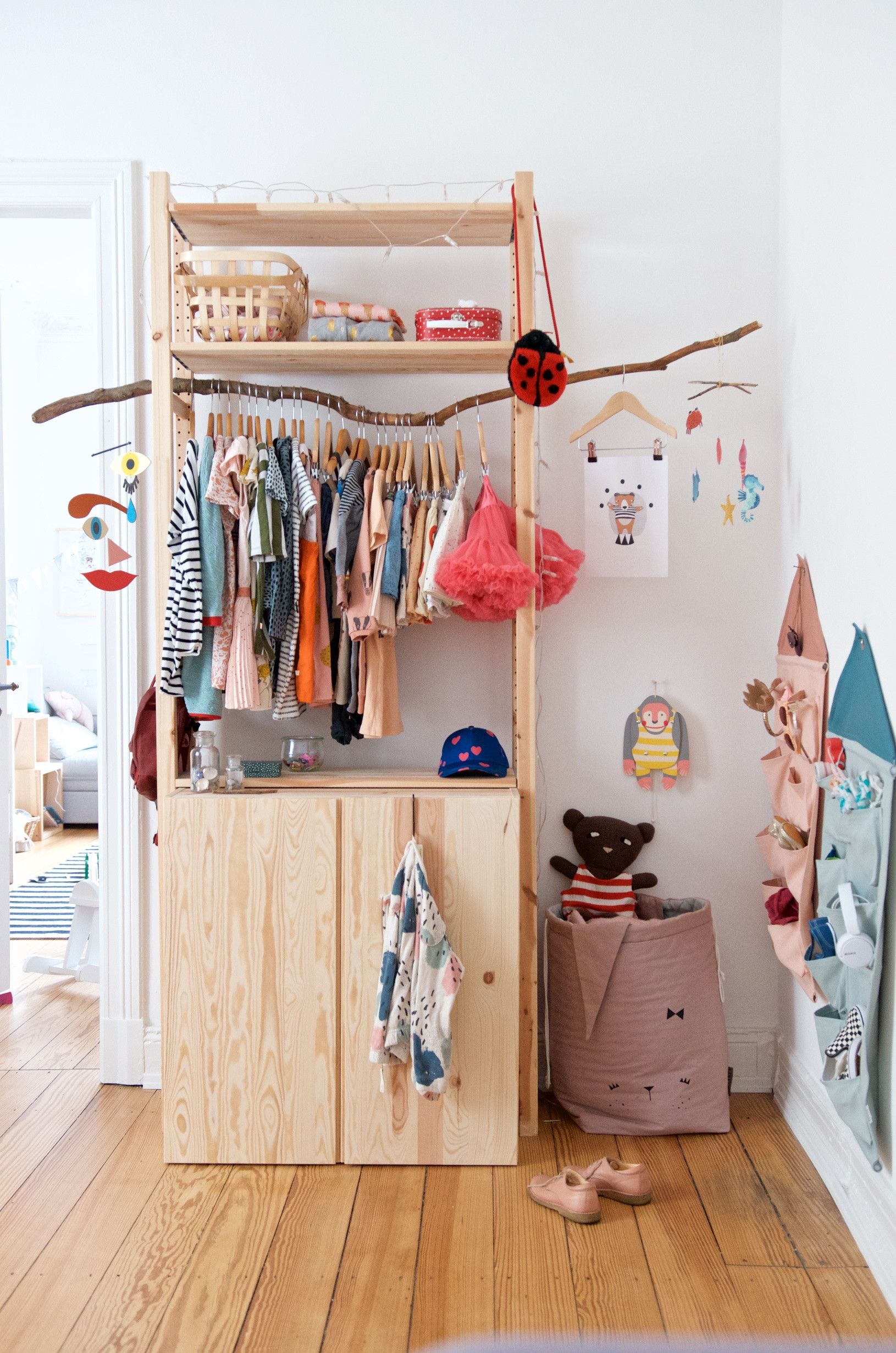 Imprivisierter Kleiderschrank Mit Ivar - Günstig Und Schnell Gemacht inside Diy Kleiderschrank