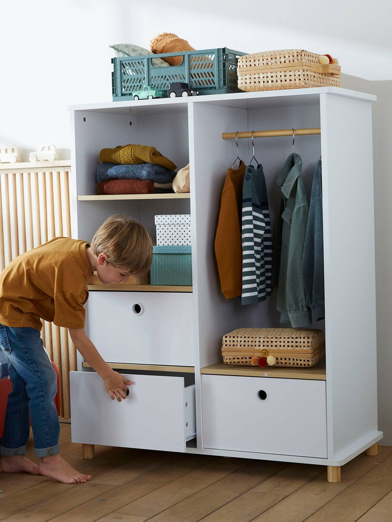 Kinderzimmer Schrank Ptilou - Weiß/Natur with regard to Kleiderschrank Junge