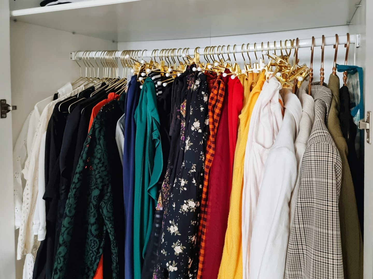 Inspiration | Declutter With Me – Part 4: Ordnung In Meinem within Kleiderschrank Nach Farben Sortieren