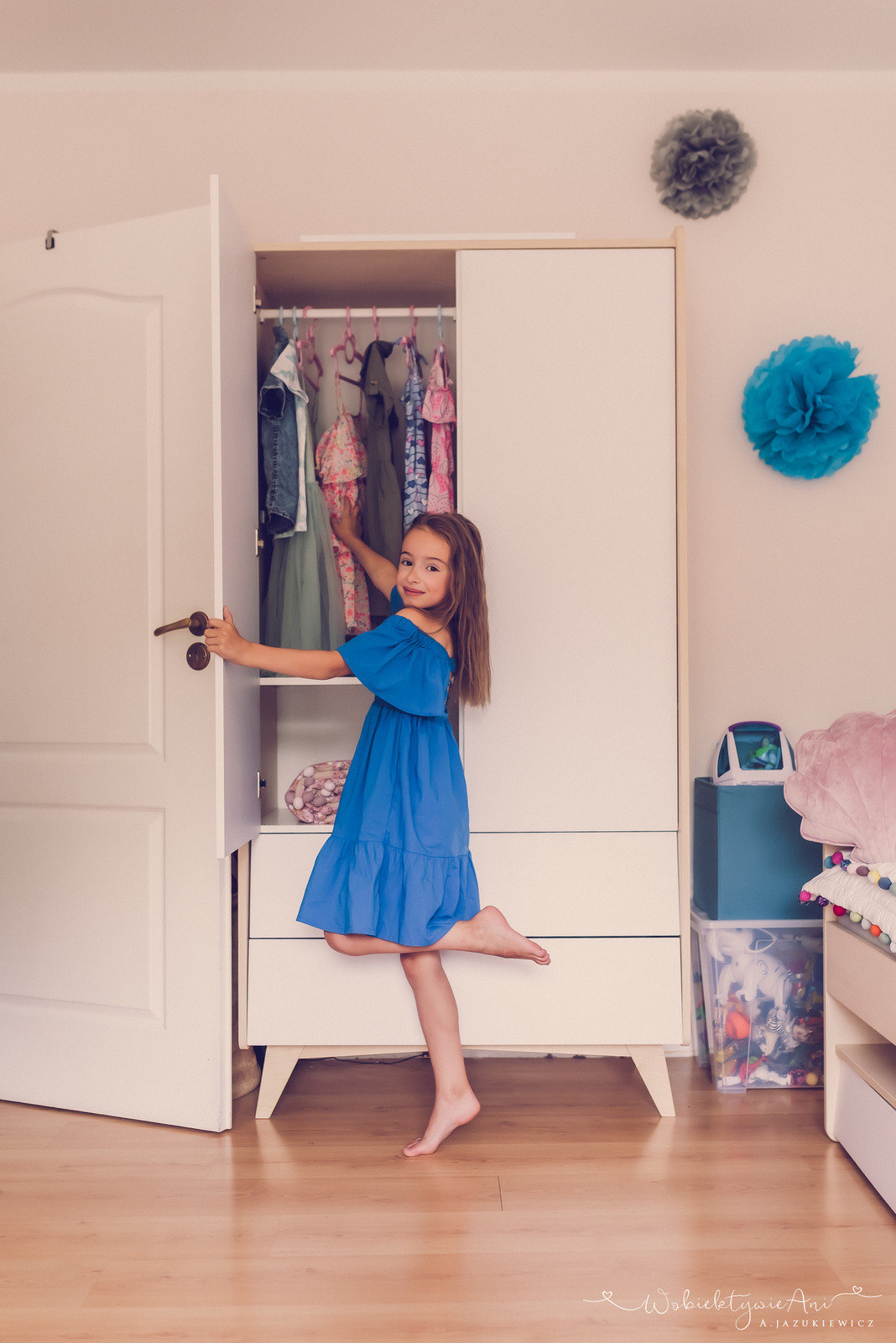 Kinderzimmer Kleiderschrank In Weiß Mit Holz 100 Cm Breite Mit with regard to Kleiderschrank Mädchen